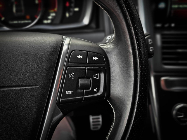 Volvo XC60 2.0 D4 R-Design | MEMORY | XENON | CRUISE | DAB |
