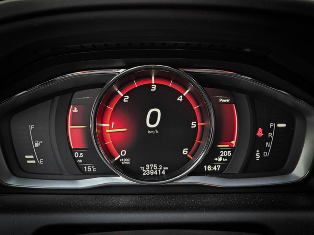 Volvo XC60 2.0 D4 R-Design | MEMORY | XENON | CRUISE | DAB |
