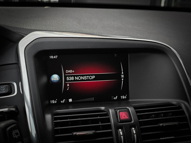 Volvo XC60 2.0 D4 R-Design | MEMORY | XENON | CRUISE | DAB |
