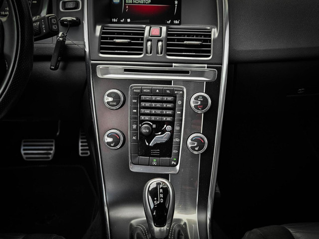Volvo XC60 2.0 D4 R-Design | MEMORY | XENON | CRUISE | DAB |