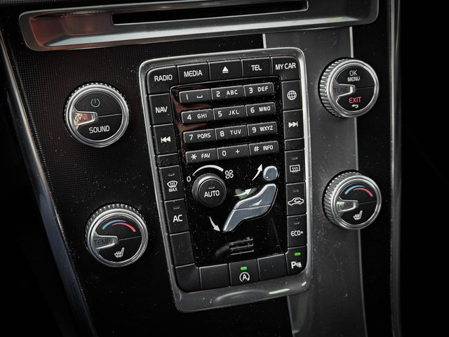 Volvo XC60 2.0 D4 R-Design | MEMORY | XENON | CRUISE | DAB |