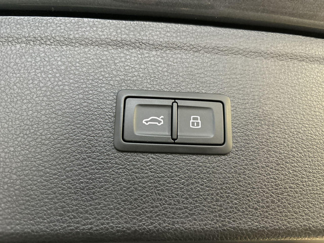 Audi Q5 50 TFSIe 299pk S-tronic S edition Competition · Apple Android Car Play · Luchtvering · Keyless · 360 Camera · Elek. Achterklep ·