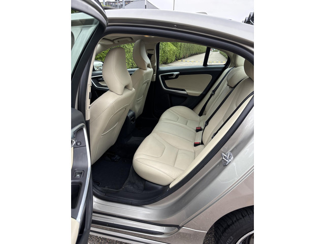 Volvo S60 T4 Summum | Camera | Schuif-kanteldak | Voorruitverwarming