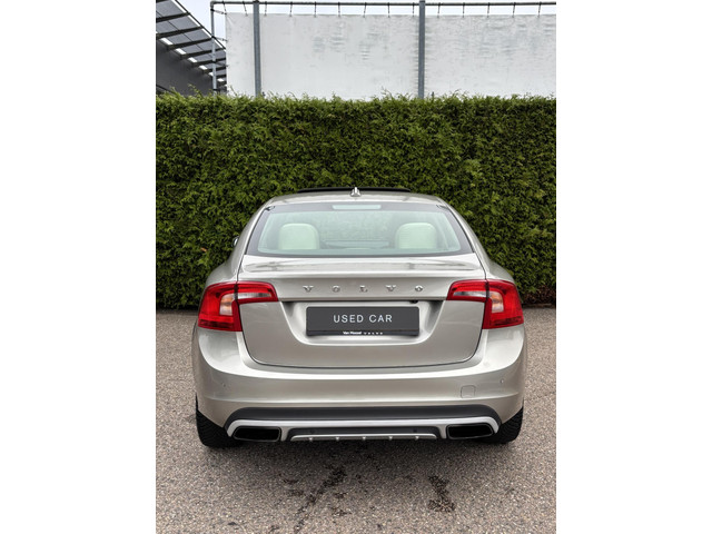 Volvo S60 T4 Summum | Camera | Schuif-kanteldak | Voorruitverwarming