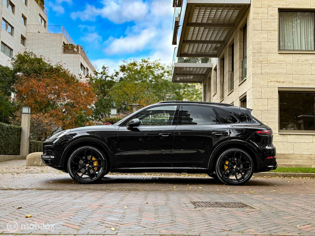 porsche-cayenne-3.0-e-hybrid-sport-design-pano-bose-trekhaak