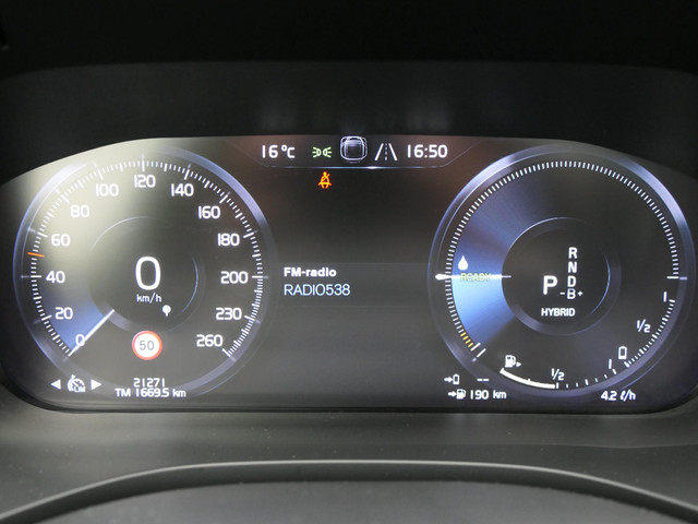 Volvo XC60 2.0 Recharge T8 AWD R-Design | Luchtvering | Black optic | Panoramadak | Head-up display | Harman Kardon | Full LED | Stuur- Sto