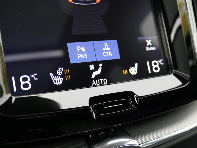 Volvo XC60 2.0 Recharge T8 AWD R-Design | Luchtvering | Black optic | Panoramadak | Head-up display | Harman Kardon | Full LED | Stuur- Sto