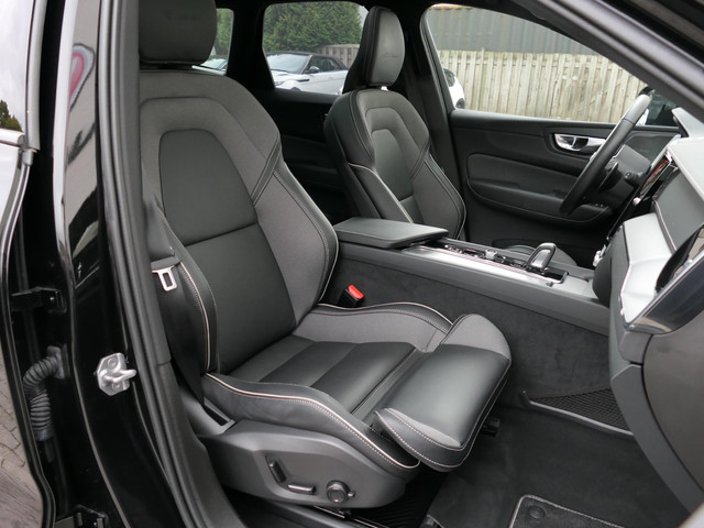 Volvo XC60 2.0 Recharge T8 AWD R-Design | Luchtvering | Black optic | Panoramadak | Head-up display | Harman Kardon | Full LED | Stuur- Sto