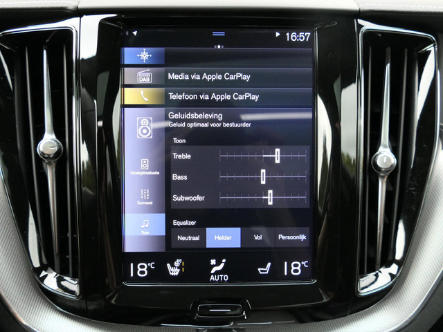 Volvo XC60 2.0 Recharge T8 AWD R-Design | Luchtvering | Black optic | Panoramadak | Head-up display | Harman Kardon | Full LED | Stuur- Sto