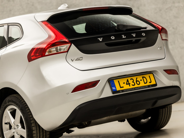 Volvo V40 2.0 T2 Inscription (NAVIGATIE, CLIMATE, CAMERA, STOELVERWARMING, LED KOPLAMPEN, SPORTSTOELEN, CRUISE, PARKEERSENSOREN, NIEUWE AP