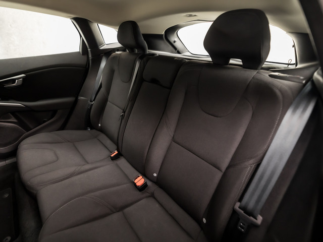 Volvo V40 2.0 T2 Inscription (NAVIGATIE, CLIMATE, CAMERA, STOELVERWARMING, LED KOPLAMPEN, SPORTSTOELEN, CRUISE, PARKEERSENSOREN, NIEUWE AP