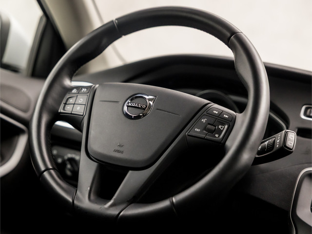 Volvo V40 2.0 T2 Inscription (NAVIGATIE, CLIMATE, CAMERA, STOELVERWARMING, LED KOPLAMPEN, SPORTSTOELEN, CRUISE, PARKEERSENSOREN, NIEUWE AP