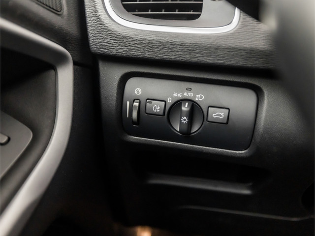 Volvo V40 2.0 T2 Inscription (NAVIGATIE, CLIMATE, CAMERA, STOELVERWARMING, LED KOPLAMPEN, SPORTSTOELEN, CRUISE, PARKEERSENSOREN, NIEUWE AP