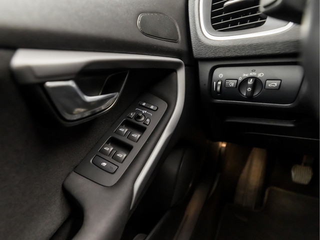 Volvo V40 2.0 T2 Inscription (NAVIGATIE, CLIMATE, CAMERA, STOELVERWARMING, LED KOPLAMPEN, SPORTSTOELEN, CRUISE, PARKEERSENSOREN, NIEUWE AP