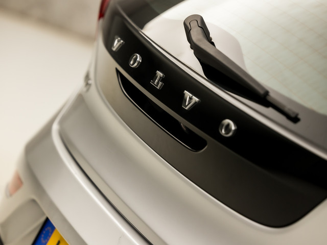 Volvo V40 2.0 T2 Inscription (NAVIGATIE, CLIMATE, CAMERA, STOELVERWARMING, LED KOPLAMPEN, SPORTSTOELEN, CRUISE, PARKEERSENSOREN, NIEUWE AP