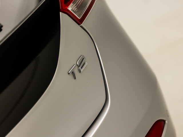 Volvo V40 2.0 T2 Inscription (NAVIGATIE, CLIMATE, CAMERA, STOELVERWARMING, LED KOPLAMPEN, SPORTSTOELEN, CRUISE, PARKEERSENSOREN, NIEUWE AP