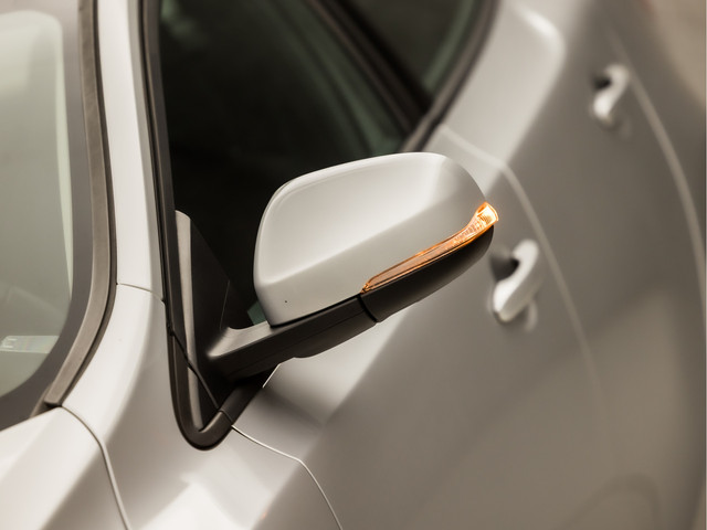 Volvo V40 2.0 T2 Inscription (NAVIGATIE, CLIMATE, CAMERA, STOELVERWARMING, LED KOPLAMPEN, SPORTSTOELEN, CRUISE, PARKEERSENSOREN, NIEUWE AP
