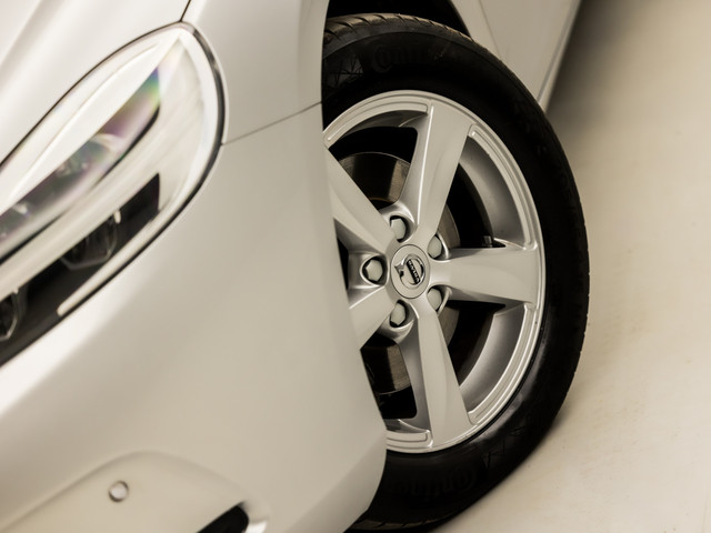 Volvo V40 2.0 T2 Inscription (NAVIGATIE, CLIMATE, CAMERA, STOELVERWARMING, LED KOPLAMPEN, SPORTSTOELEN, CRUISE, PARKEERSENSOREN, NIEUWE AP