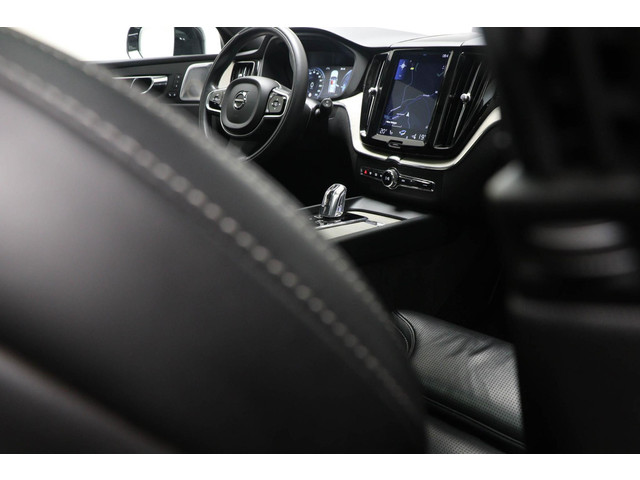 Volvo XC60 2.0 T8 Twin Engine AWD Inscription | HEAD UP | BOWERS & WILKINS | PANORAMADAK | 360 CAMERA | TREKHAAK | 22