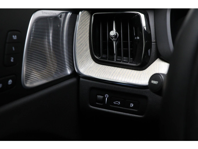 Volvo XC60 2.0 T8 Twin Engine AWD Inscription | HEAD UP | BOWERS & WILKINS | PANORAMADAK | 360 CAMERA | TREKHAAK | 22