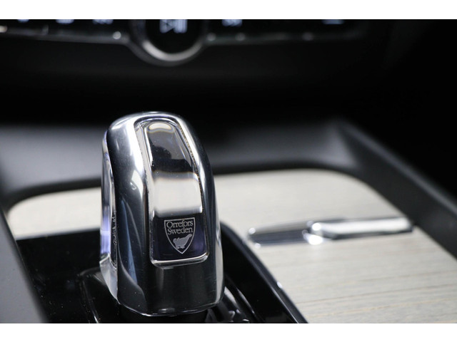 Volvo XC60 2.0 T8 Twin Engine AWD Inscription | HEAD UP | BOWERS & WILKINS | PANORAMADAK | 360 CAMERA | TREKHAAK | 22