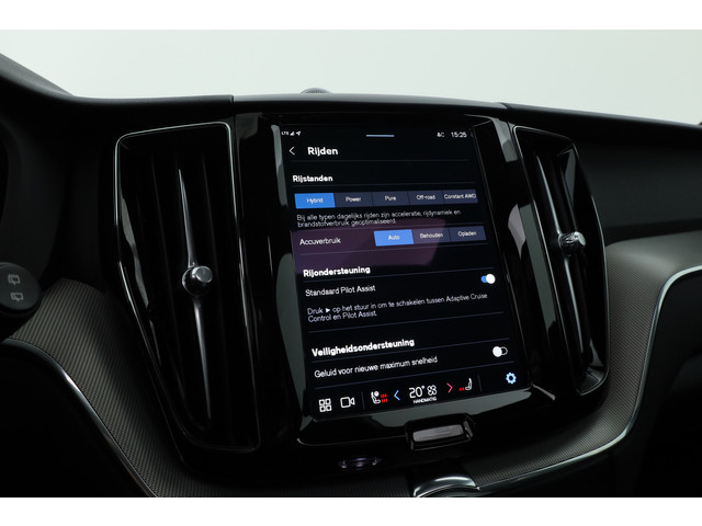 Volvo XC60 T8 Recharge Plus Black Edition | Luchtvering | Bowers & Wilkins | Pano | Memory | 360cam | Trekhaak