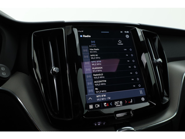 Volvo XC60 T8 Recharge Plus Black Edition | Luchtvering | Bowers & Wilkins | Pano | Memory | 360cam | Trekhaak