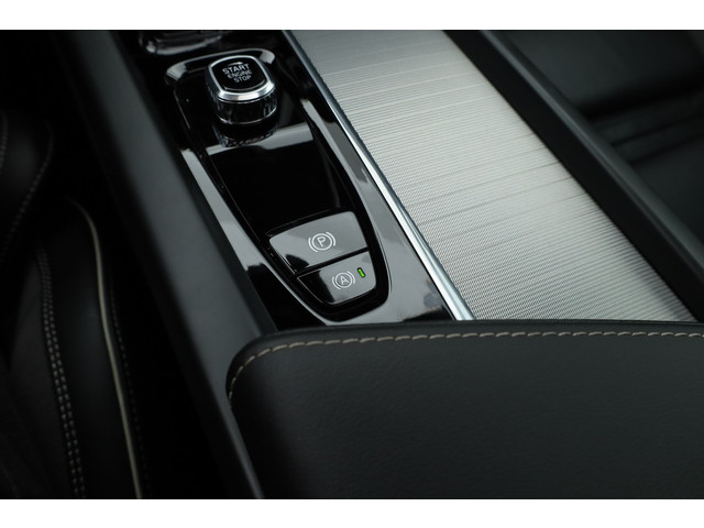 Volvo XC60 T8 Recharge Plus Black Edition | Luchtvering | Bowers & Wilkins | Pano | Memory | 360cam | Trekhaak