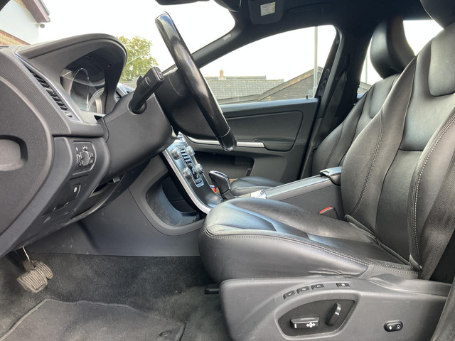 Volvo XC60 2.0 D4 FWD Ocean Race | Trekhaak | Leder | Elek. stoelen