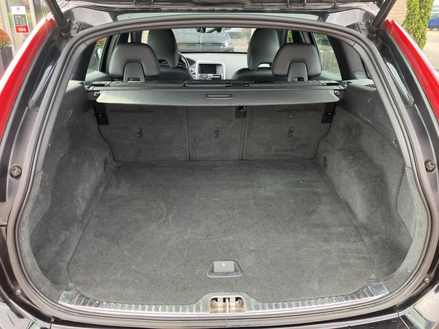 Volvo XC60 2.0 D4 FWD Ocean Race | Trekhaak | Leder | Elek. stoelen