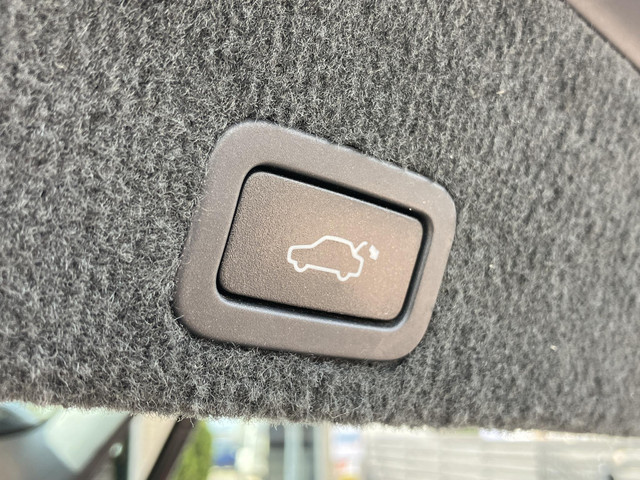 Volvo XC60 2.0 D4 FWD Ocean Race | Trekhaak | Leder | Elek. stoelen