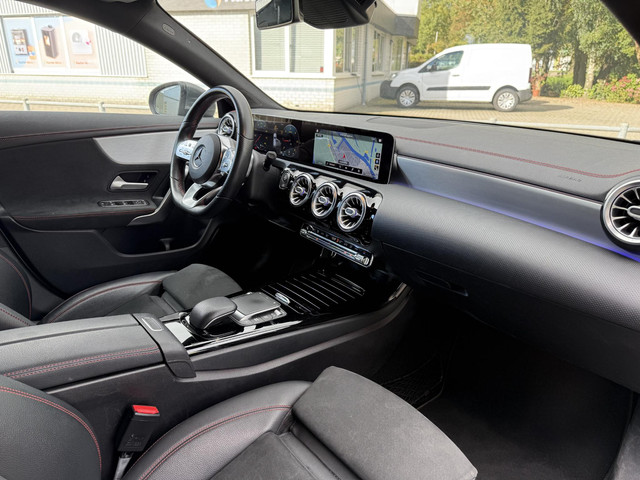 Mercedes-Benz CLA Shooting Brake Aut. 180d Business Sol. AMG | Navi | Camera | Sfeer Verlichting |
