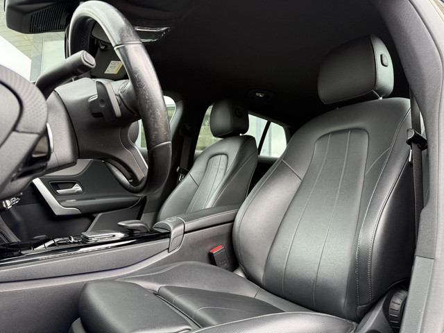 Mercedes-Benz CLA Shooting Brake 180 Aut. Business Sol. Luxury | Leder Sport | Sfeer Verlichting | 18inch |