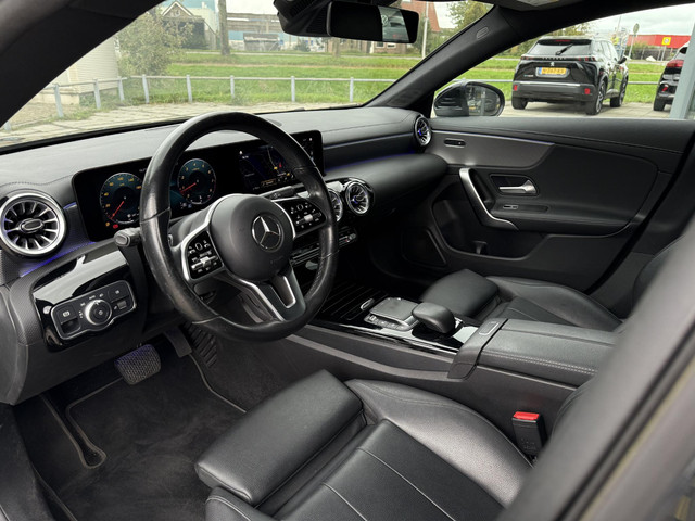 Mercedes-Benz CLA Shooting Brake 180 Aut. Business Sol. Luxury | Leder Sport | Sfeer Verlichting | 18inch |