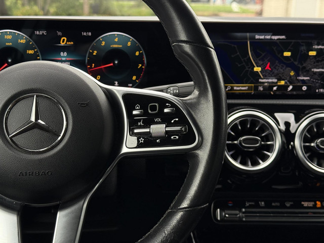 Mercedes-Benz CLA Shooting Brake 180 Aut. Business Sol. Luxury | Leder Sport | Sfeer Verlichting | 18inch |