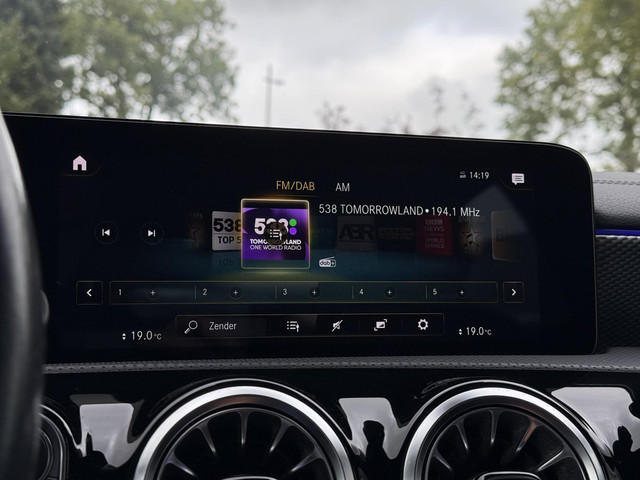 Mercedes-Benz CLA Shooting Brake 180 Aut. Business Sol. Luxury | Leder Sport | Sfeer Verlichting | 18inch |