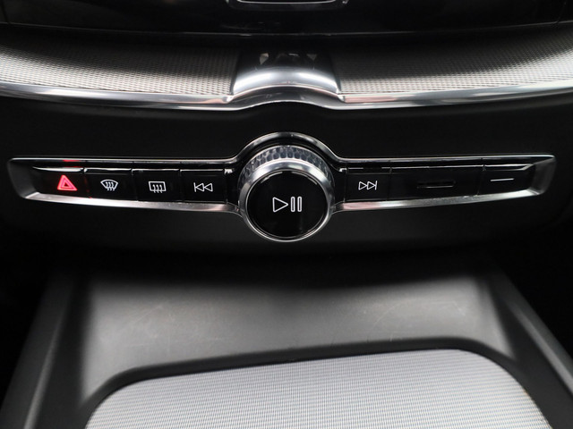 Volvo XC60 2.0 Recharge T6 AWD R-Design | PANO | CAMERA | ADAPTIVE | B&W | MEMORY | LUCHTVERING | STOEL- EN STUURVERW. | TREKHAAK