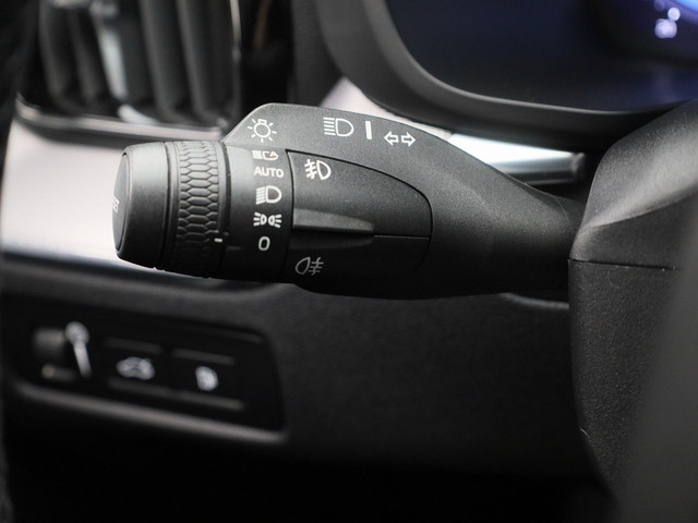 Volvo XC60 2.0 Recharge T6 AWD R-Design | PANO | CAMERA | ADAPTIVE | B&W | MEMORY | LUCHTVERING | STOEL- EN STUURVERW. | TREKHAAK