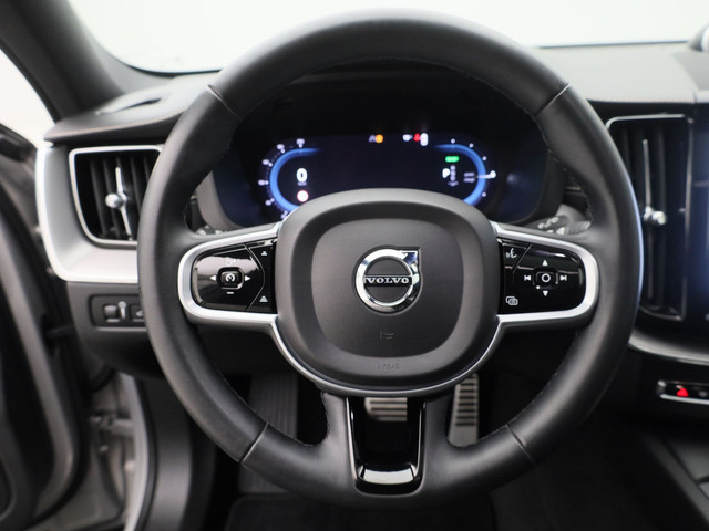 Volvo XC60 2.0 Recharge T6 AWD R-Design | PANO | CAMERA | ADAPTIVE | B&W | MEMORY | LUCHTVERING | STOEL- EN STUURVERW. | TREKHAAK