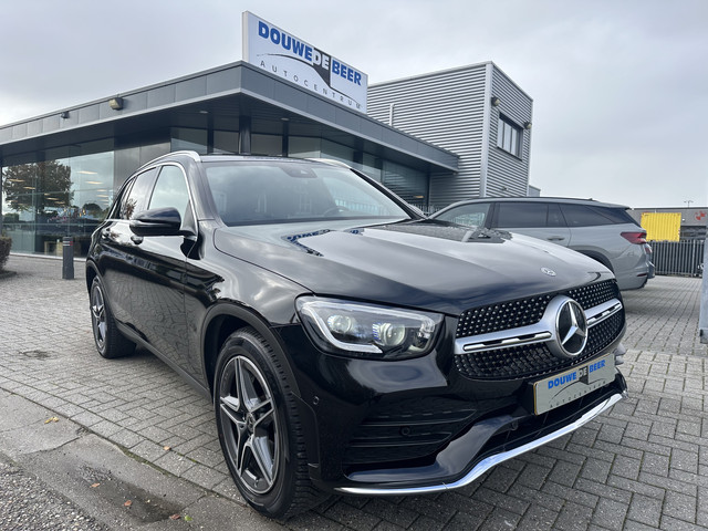mercedes-benz-glc-200-amg-line-trekhaak---stoelverw.---camera---dab---sfeerverlichting