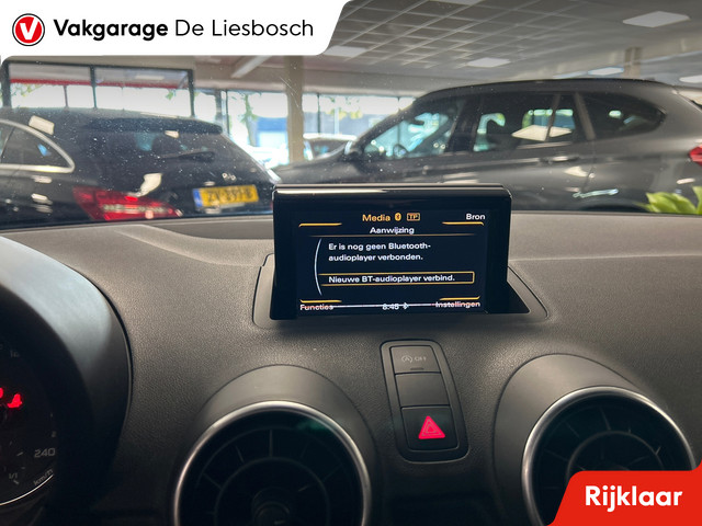 Audi A1 1.0 TFSI Sport Pro Line S   leder-alcantara  parkeersensoren v+a   Bose   Xenon