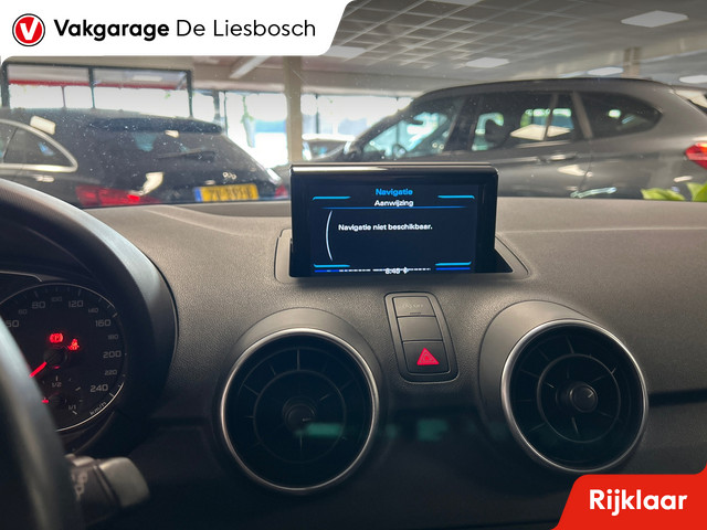 Audi A1 1.0 TFSI Sport Pro Line S   leder-alcantara  parkeersensoren v+a   Bose   Xenon