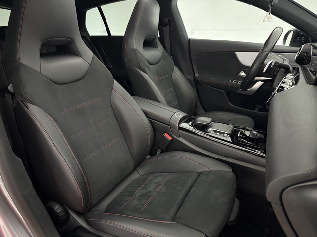 Mercedes-Benz CLA 180 AMG | Pano | LED | Trekhaak | Virtual | Camera | Carplay | Cruise