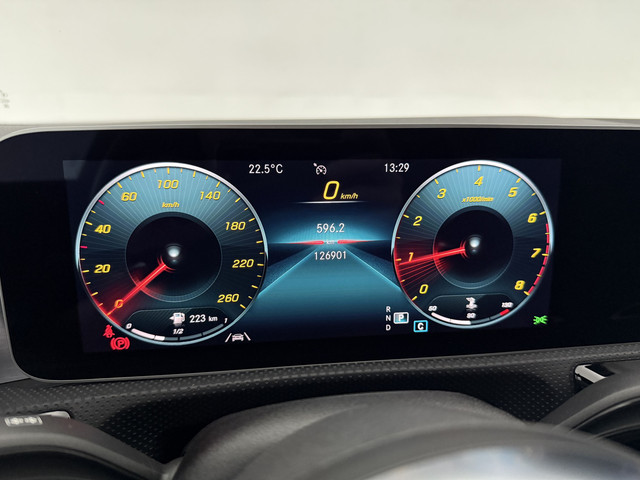 Mercedes-Benz CLA 180 AMG | Pano | LED | Trekhaak | Virtual | Camera | Carplay | Cruise