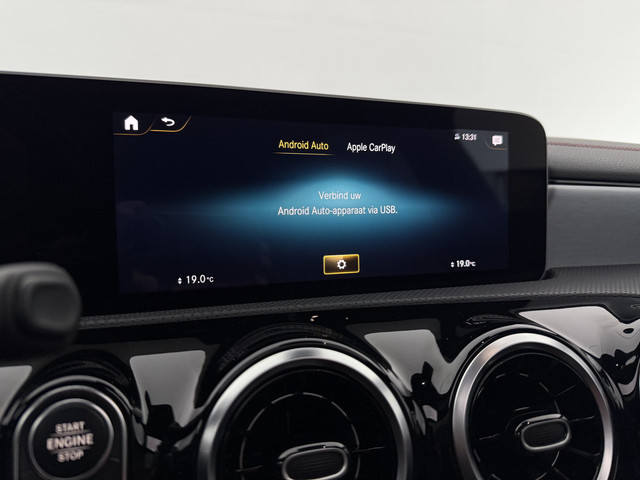 Mercedes-Benz CLA 180 AMG | Pano | LED | Trekhaak | Virtual | Camera | Carplay | Cruise