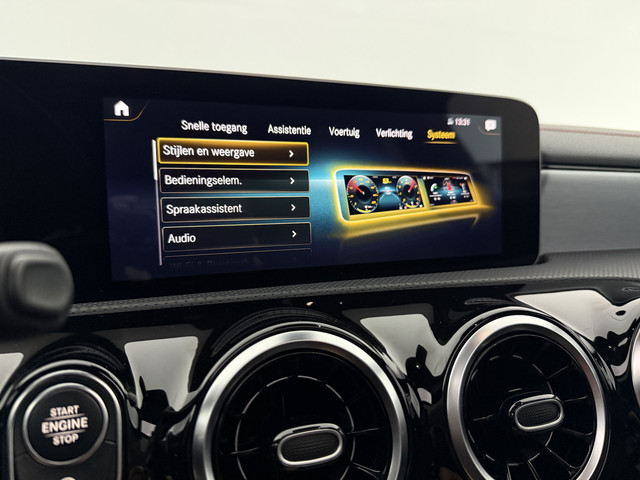 Mercedes-Benz CLA 180 AMG | Pano | LED | Trekhaak | Virtual | Camera | Carplay | Cruise