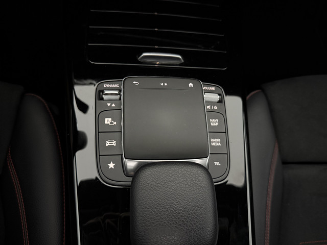 Mercedes-Benz CLA 180 AMG | Pano | LED | Trekhaak | Virtual | Camera | Carplay | Cruise