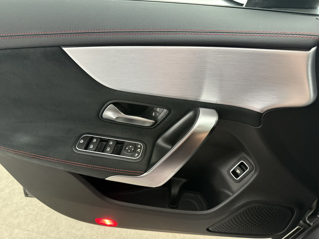 Mercedes-Benz CLA 180 AMG | Pano | LED | Trekhaak | Virtual | Camera | Carplay | Cruise