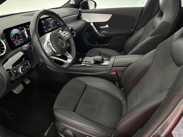 Mercedes-Benz CLA 180 AMG | Pano | LED | Trekhaak | Virtual | Camera | Carplay | Cruise