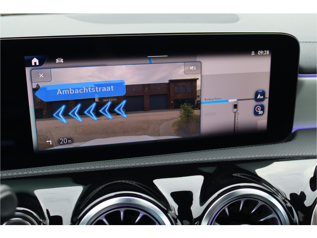 Mercedes-Benz CLA Shooting Brake 250 e AMG Line Aut8 | Facelift | Panoramadak | Distronic+ | Memory | Verwarmd Stuuwiel | Leder | HUD | Sfeerverli